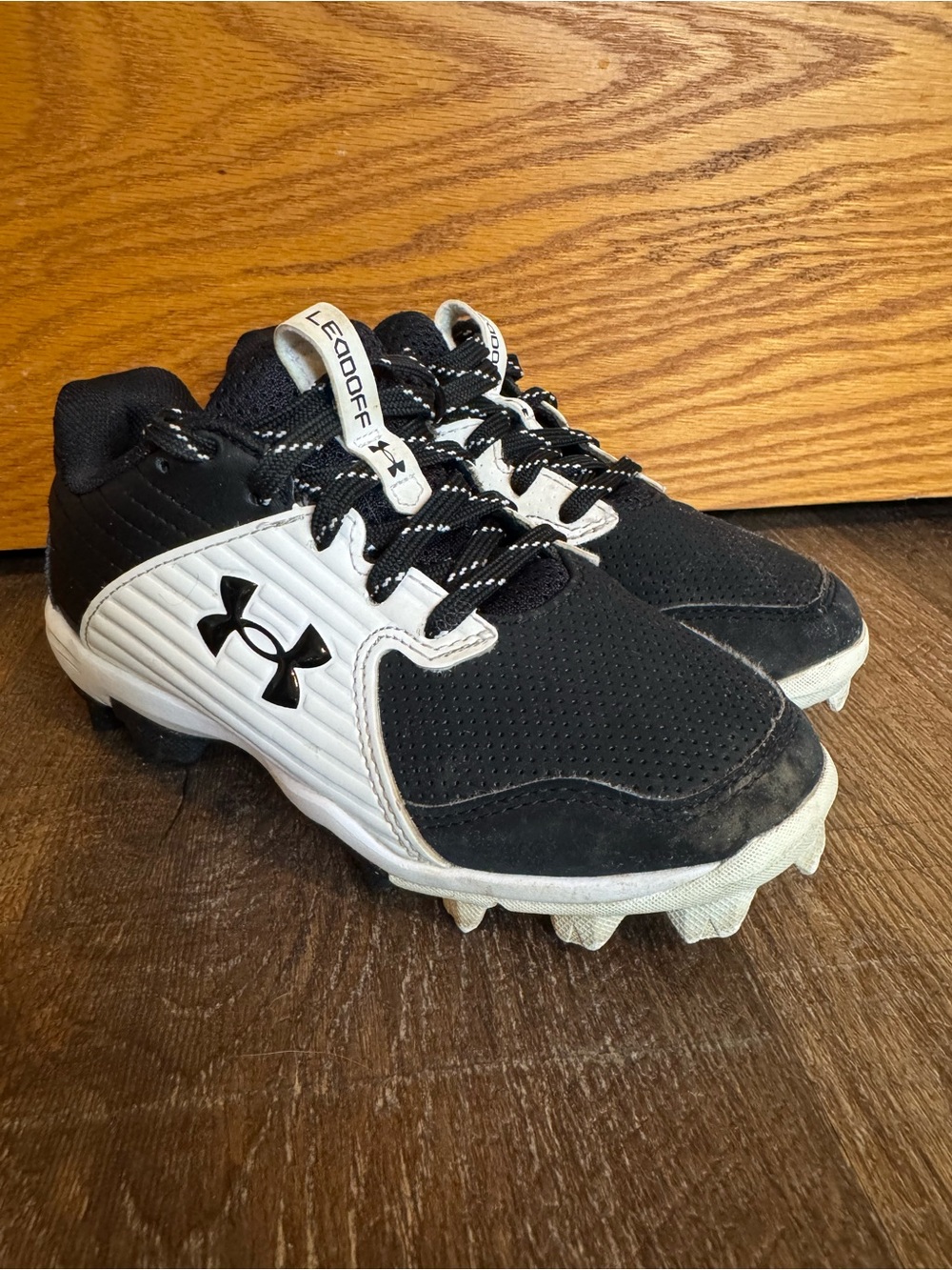 Under Armour Leadoff Low Baseball Cleats Black White Youth 12K